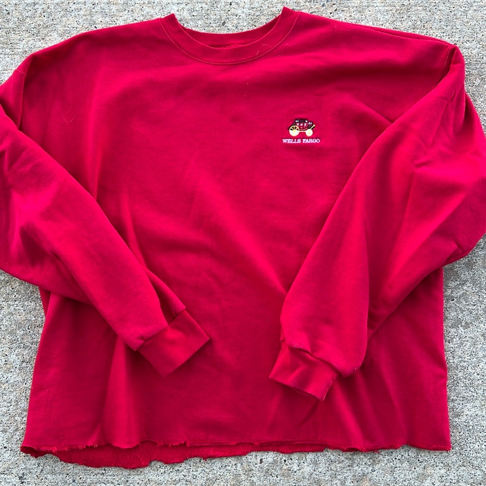 Wells Fargo Red sweatshirt Size : large